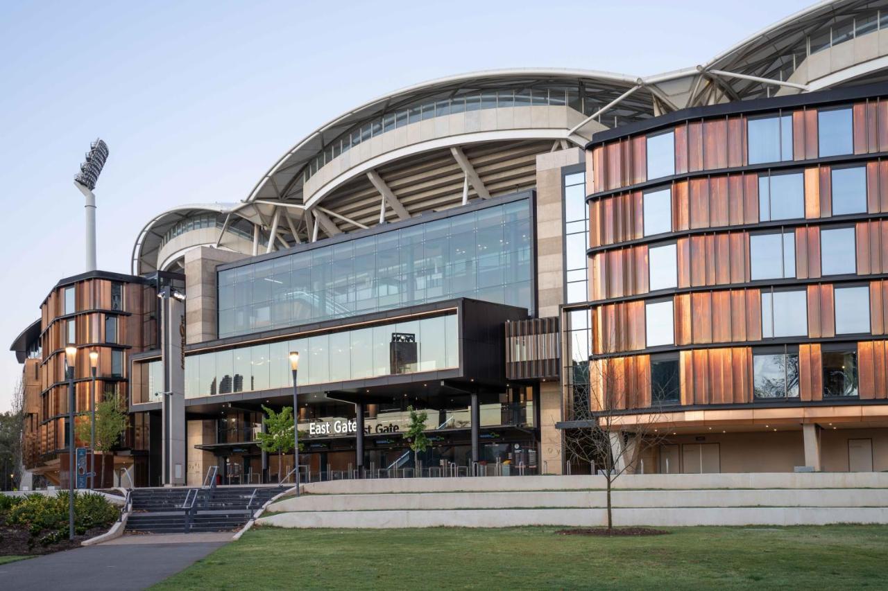 Oval Hotel At Adelaide Oval Dış mekan fotoğraf The Melbourne Cricket Club's new headquarters at the Melbourne Cricket Ground