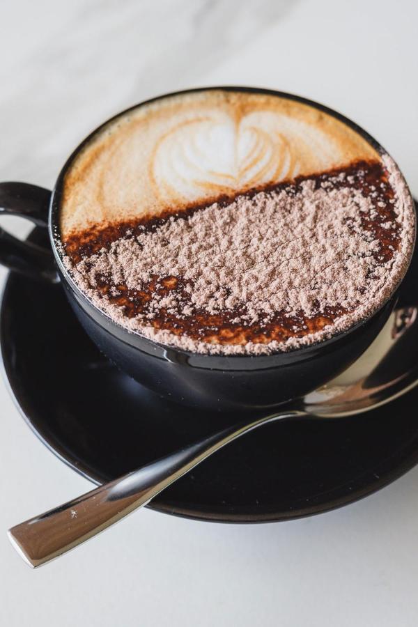 Oval Hotel At Adelaide Oval Dış mekan fotoğraf A cup of hot chocolate